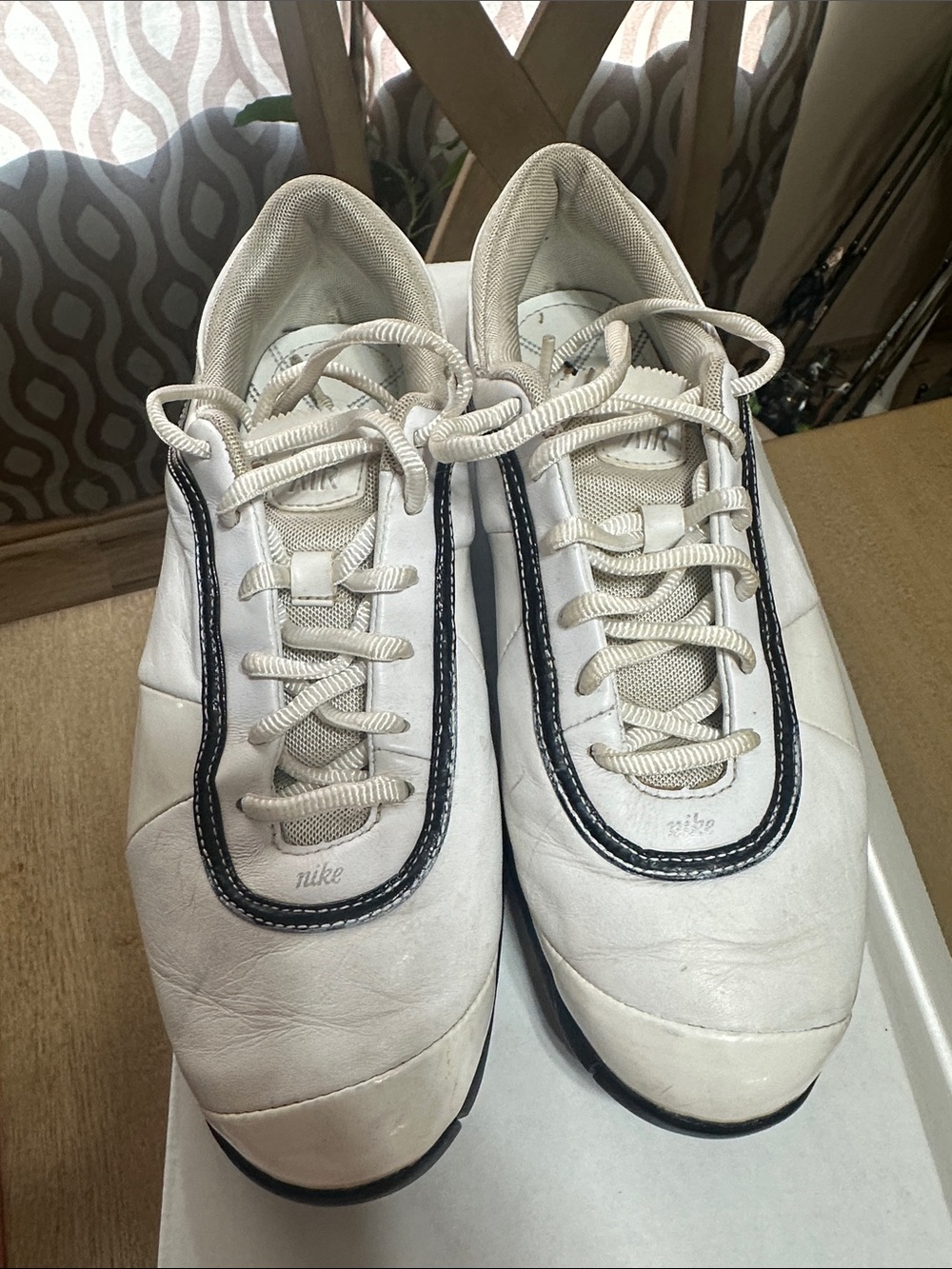 Women’s Nike Golf classic shoe White Leather with Black Piping